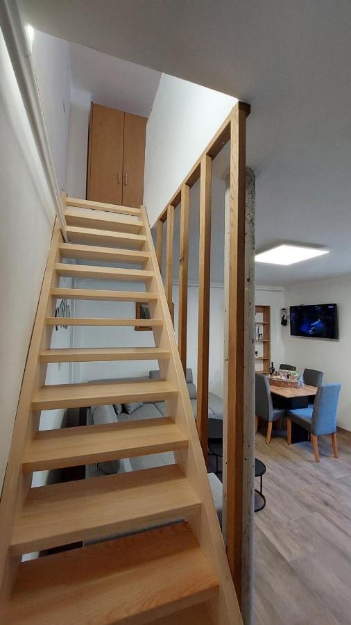 Ela Apartment *
