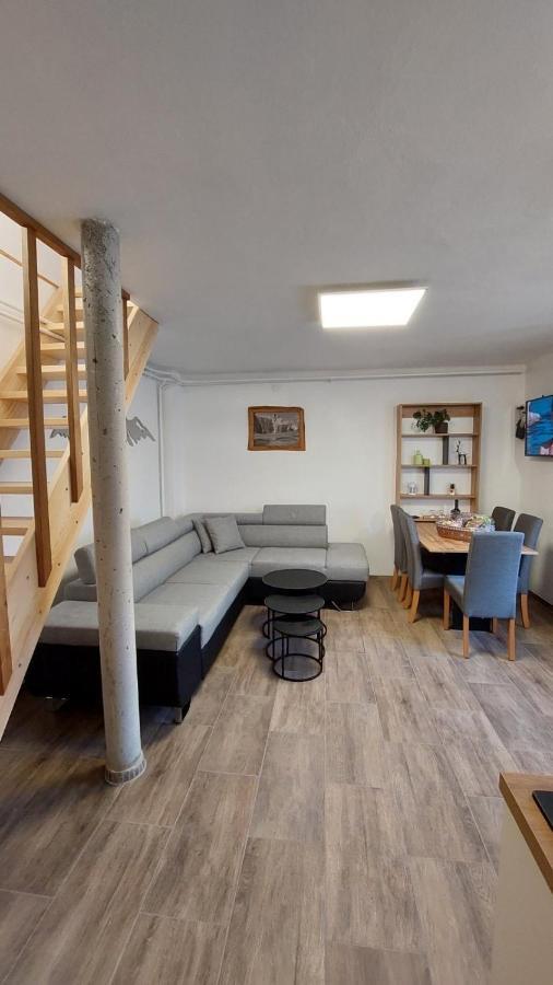 Ela Apartment *