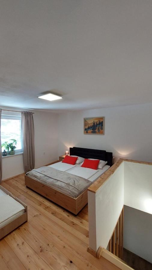 Apartment Ela *